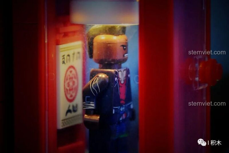 Minifigure với chi tiết in ấn sắc nét trong bộ xếp hình BrickCool KS001, phù hợp bé trai, bé gái yêu thích phong cách Cyberpunk.