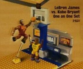 Bộ lắp ghép LeBron James vs. Kobe Bryant C3 21531 cho bé trai 6 tuổi. Mô hình sân bóng rổ mini với 2 huyền thoại NBA.