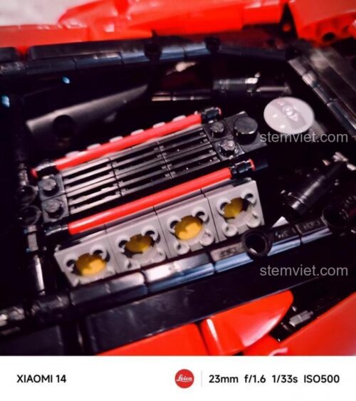 Đồ chơi mô hình Siêu xe Ferrari 488 CaDA C61043, động cơ chi tiết, rèn tư duy logic cho bé trai 8 tuổi.