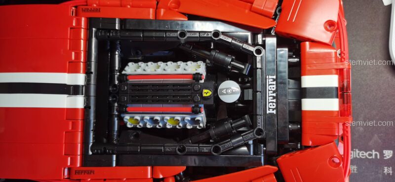 Đồ chơi mô hình Siêu xe Ferrari 488 CaDA C61043, ảnh review động cơ, chi tiết cao, phù hợp bé trai.
