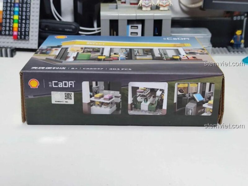 Mặt sau hộp của đồ chơi mô hình CaDA 66027, cho thấy các chi tiết nội thất và cảnh báo an toàn.
