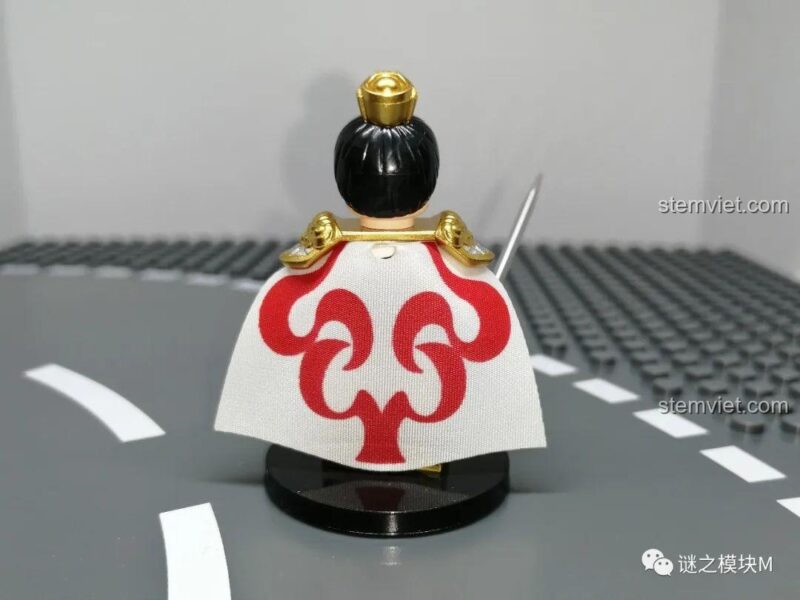 Minifigure Lạc Tiến DECOOL 20325, tướng quân Tào Ngụy, đồ chơi mô hình Tam Quốc với vũ khí ấn tượng.
