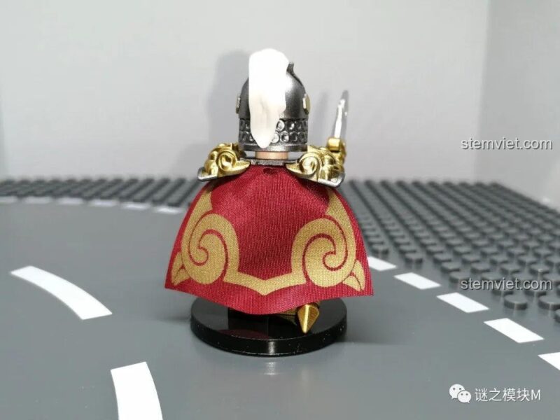 Hộp các minifigure khác trong bộ sưu tập DECOOL, đồ chơi lắp ghép đa dạng, giá trị cao cho bé trai.