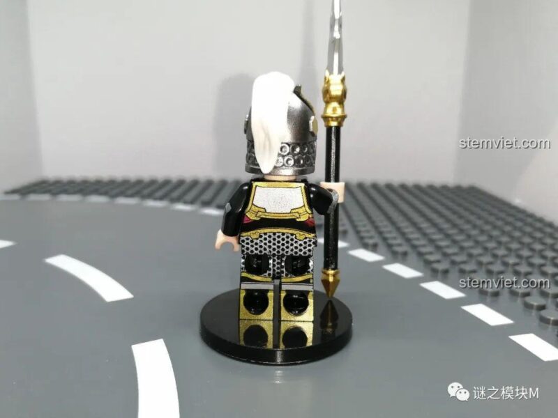 Các mảnh ghép của Minifigure Tào Phi DECOOL 20330 trong túi, đảm bảo chất lượng và an toàn cho bé trai 6 tuổi.