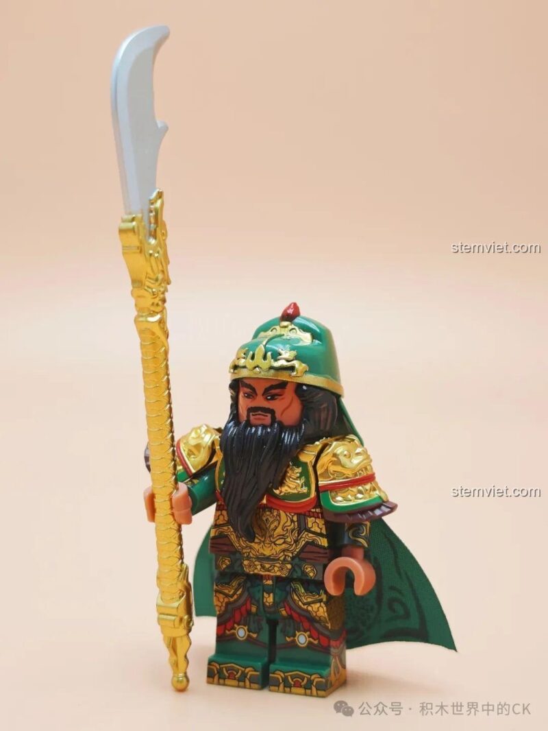 Mô hình ngựa Xích Thố được trang bị yên cương và giáp đẹp mắt trong bộ đồ chơi Quan Vũ đi thuyền.