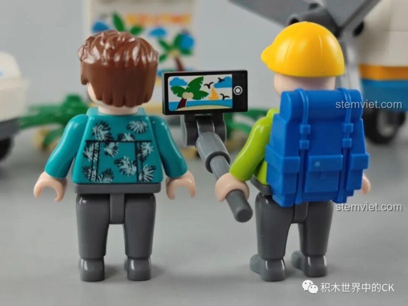 Minifigure đồ chơi lắp ráp GUDI 10501 Máy bay tham quan Yakai, nhân vật có phụ kiện, đồ chơi cho bé trai 6 tuổi.