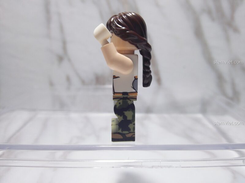 Minifigure nữ chiến binh GUDI 8032 với biểu cảm khác.