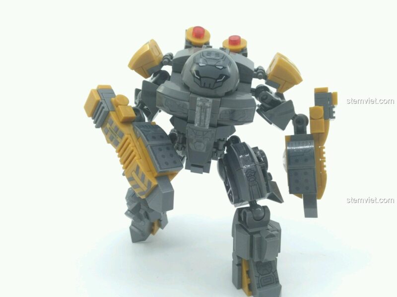 Robot chiến đấu MK25 Striker Jiazhi trong tư thế hành động, thể hiện sự linh hoạt của các khớp nối. Món quà sinh nhật tuyệt vời cho con trai.