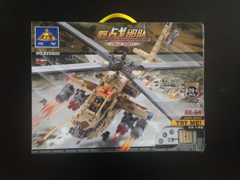 Hộp sản phẩm bộ lắp ráp Trực thăng tấn công AH-64 Apache KAZI KY84020, món quà giá rẻ cho bé trai 6 tuổi.
