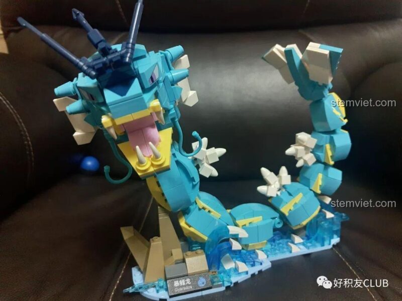 Góc nhìn cận cảnh mô hình lắp ráp Pokémon Gyarados Keeppley B0110.