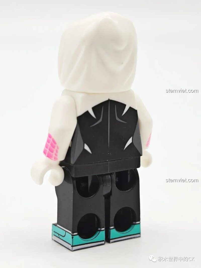 Minifigure Scarlet Spider với phụ kiện mạng nhện, thuộc bộ đồ chơi Koruit KT1069 Người Nhện: Du Hành Vũ Trụ.