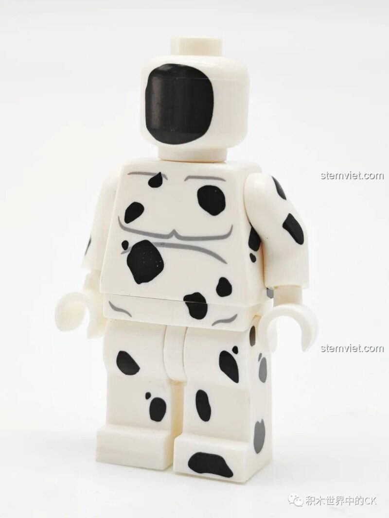Mặt sau của minifigure Người Nhện Đỏ Thẫm trong set đồ chơi Người Nhện: Du Hành Vũ Trụ Koruit KT1069, tương thích LEGO®.