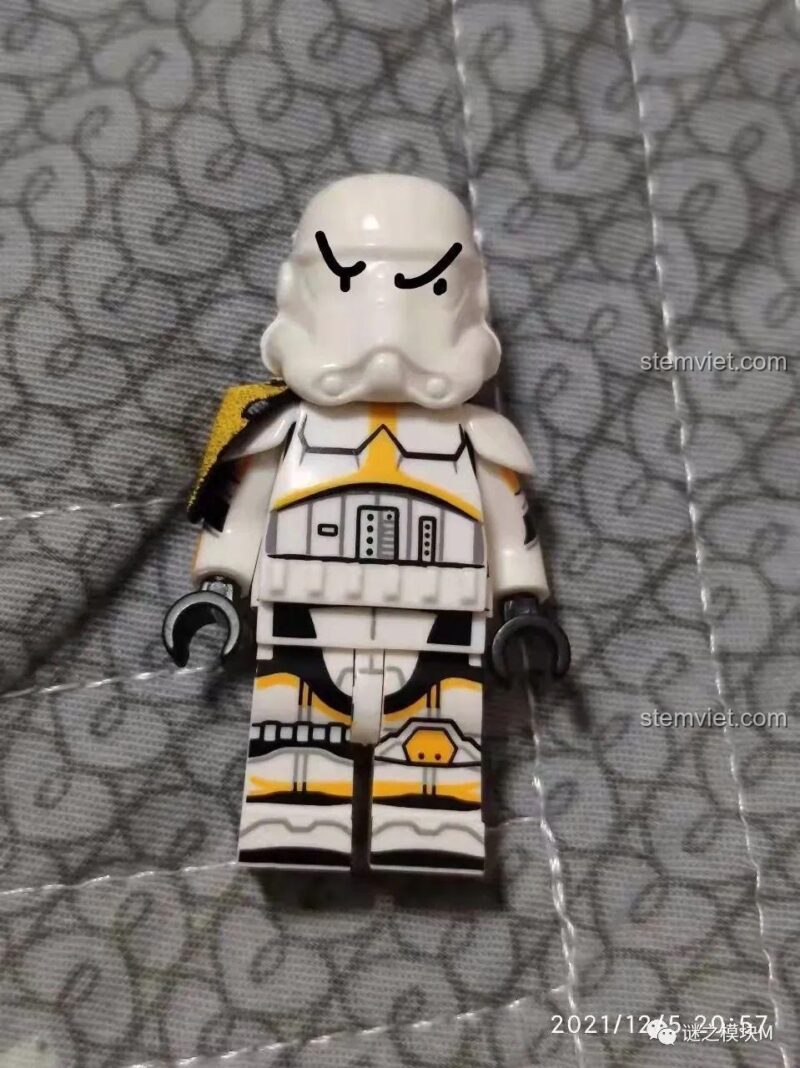 Minifigure Boba Fett từ đồ chơi mô hình XP-342, mũ bảo hiểm đẹp.
