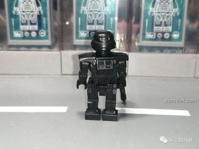 Mặt sau minifigure Fennec Shand trong bộ đồ chơi KORUIT XP-342.