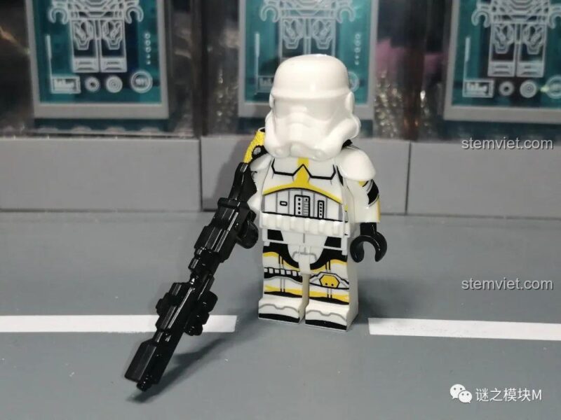 Biểu cảm của minifigure Fennec Shand trong đồ chơi mô hình KORUIT.