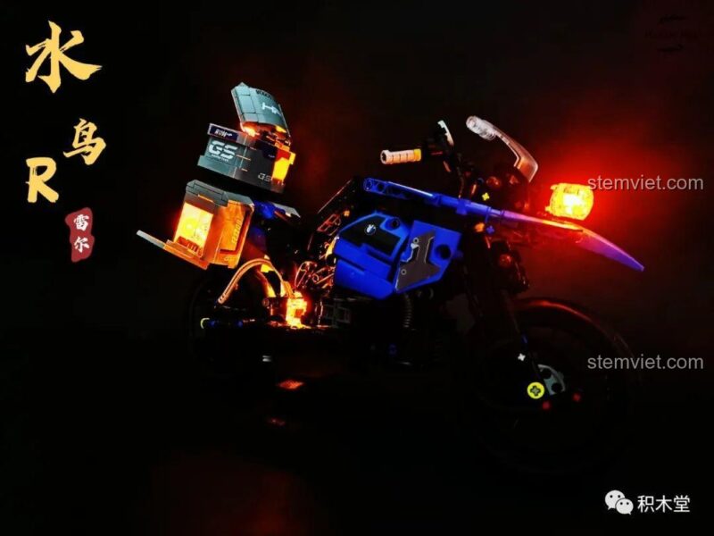 Góc chụp ấn tượng của mô hình xe máy BMW R1200GS Leier, làm nổi bật các đường nét thiết kế, chất lượng cao.