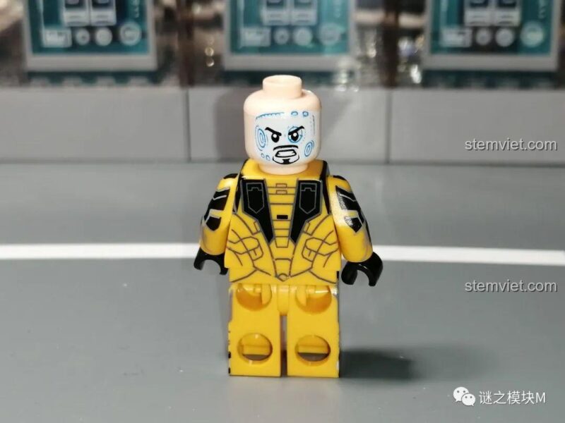 Mặt sau minifigure Iron Man MK28, chi tiết in lưng của bộ đồ chơi mô hình LW Building Blocks 2038 Xe Tải Iron Man Di Động