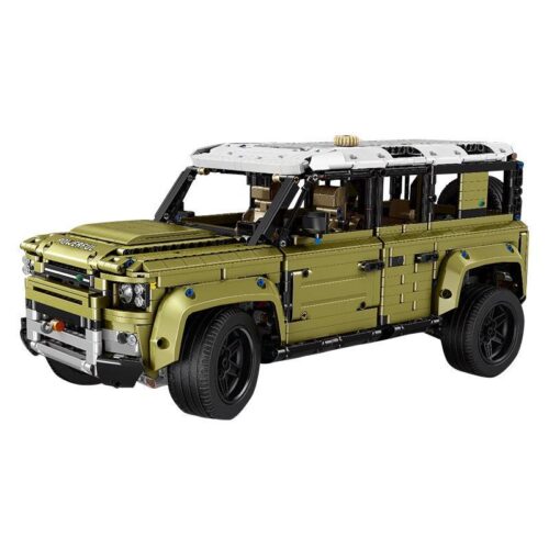 Mô hình Xe Địa Hình Land Rover Defender 13175 của Mould King đã lắp ráp hoàn chỉnh, nhìn từ góc chéo phía trước, thể hiện chi tiết thiết kế off-road mạnh mẽ.