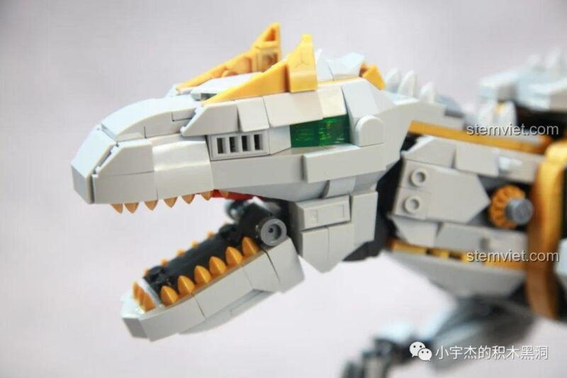 Lắp ráp phần đầu và đuôi của bộ lắp ráp Khủng Long Máy Allosaurus Panlos Brick 611015.