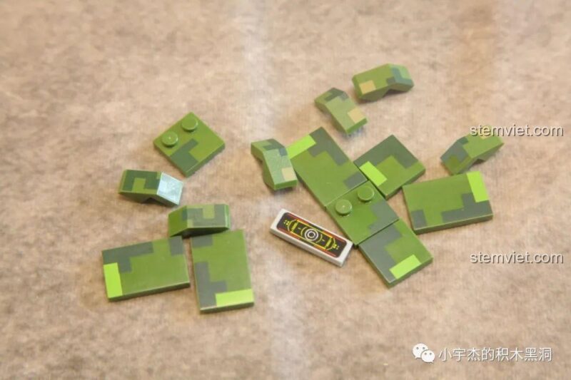 Các chi tiết camo được in sắc nét trên các mảnh ghép của bộ xếp hình 688007, một điểm nhấn chất lượng cao.