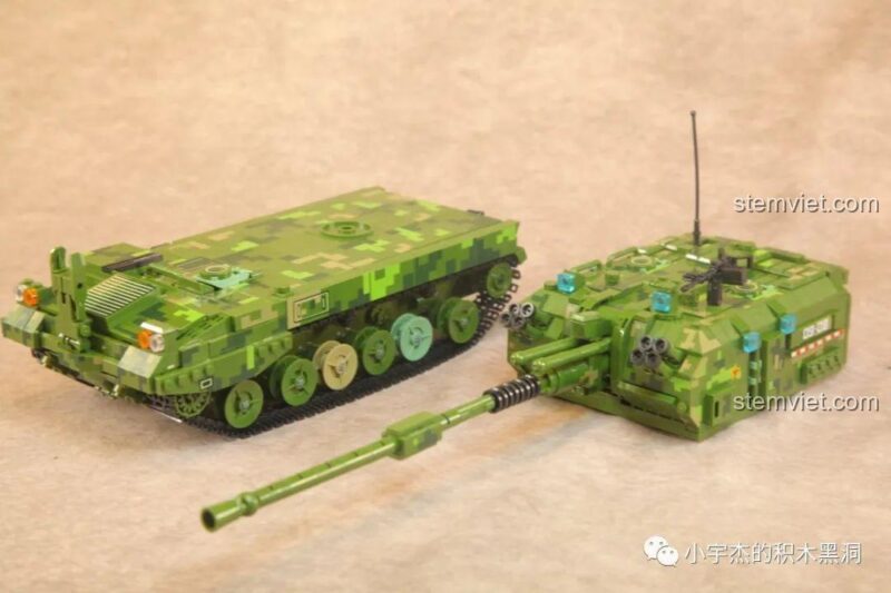 Mô hình Pháo Tự Hành PLZ-05B Panlos Brick hoàn thiện với tháp pháo có thể xoay và nòng pháo nâng hạ.