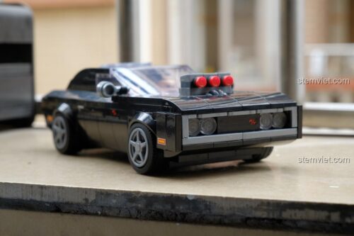 Đồ chơi lắp ráp Mô hình xe Dodge Challenger, mô hình xe cơ bắp màu đen, chi tiết sắc nét, phù hợp bé trai 6 tuổi.