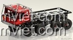 Ảnh chụp chi tiết hệ thống khung gầm, truyền động và treo của bộ lắp ráp Xe tải Tatra 813 MOC-1963, một thử thách kỹ thuật cho bé trai 11 tuổi.