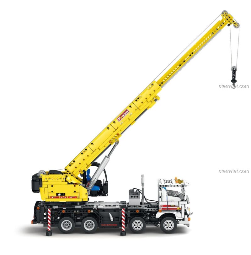 Bộ xếp hình Cần cẩu di động Reobrix 22007 với cần cẩu vươn dài, thể hiện sức mạnh kỹ thuật đỉnh cao.