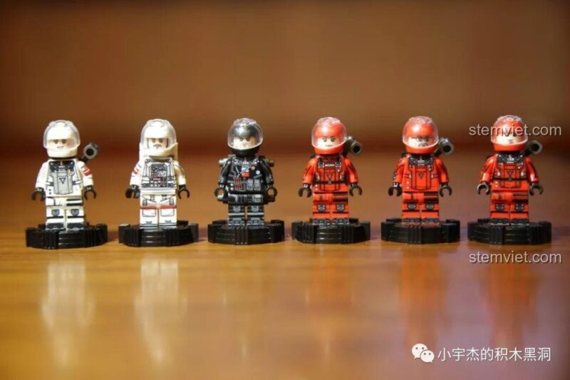 Mô hình Hỏa Thạch từ phim Lưu Lạc Địa Cầu, một phần của bộ đồ chơi lắp ráp Sembo Block 107008 Xe tải chở quặng sắt, mang ý nghĩa đặc biệt.
