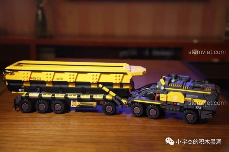 Toàn bộ sản phẩm bộ đồ chơi lắp ráp Sembo Block 107008 Xe tải chở quặng sắt, bao gồm xe tải, 6 minifigure và Hỏa Thạch, giá tốt.