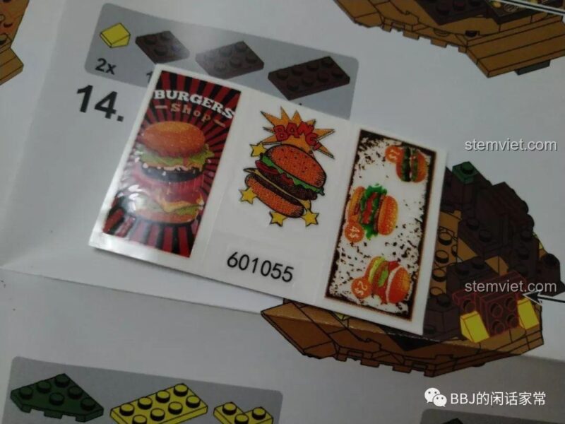 Tờ sticker đi kèm bộ đồ chơi xếp hình Sembo 601055 với các hình ảnh trang trí cho tiệm burger.