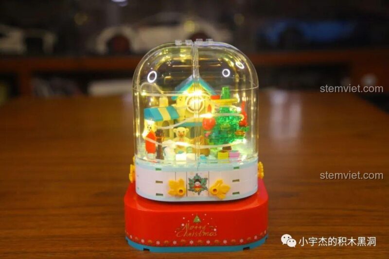 Các tấm chắn trong suốt chất lượng cao, phản chiếu rõ nét.