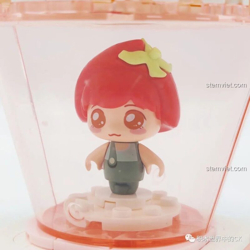Minifigure cô bé Dâu Tây trong bộ lắp ghép SEMBO 615011 Mô hình Cốc Kem Dâu Tây, chi tiết tinh xảo, đồ chơi xếp hình cho bé gái 6 tuổi, giá bình dân
