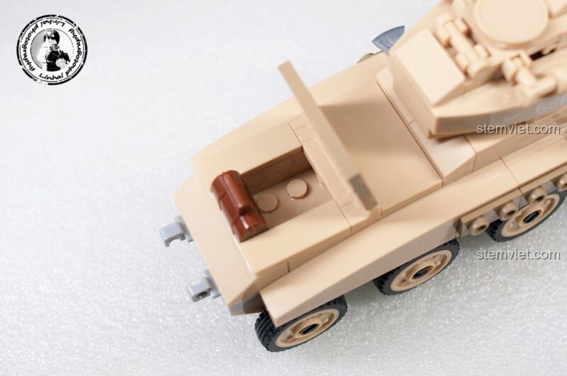 Sluban M38 B0696 Trận chiến Stalingrad với khoang chứa đồ phía sau xe bọc thép Sd.Kfz.234