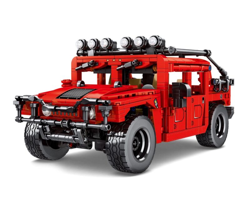 Ảnh chụp chi tiết bộ lắp ráp xe địa hình Hummer H1 SY 8501 màu đỏ đen hầm hố, phù hợp cho bé trai 6 tuổi.