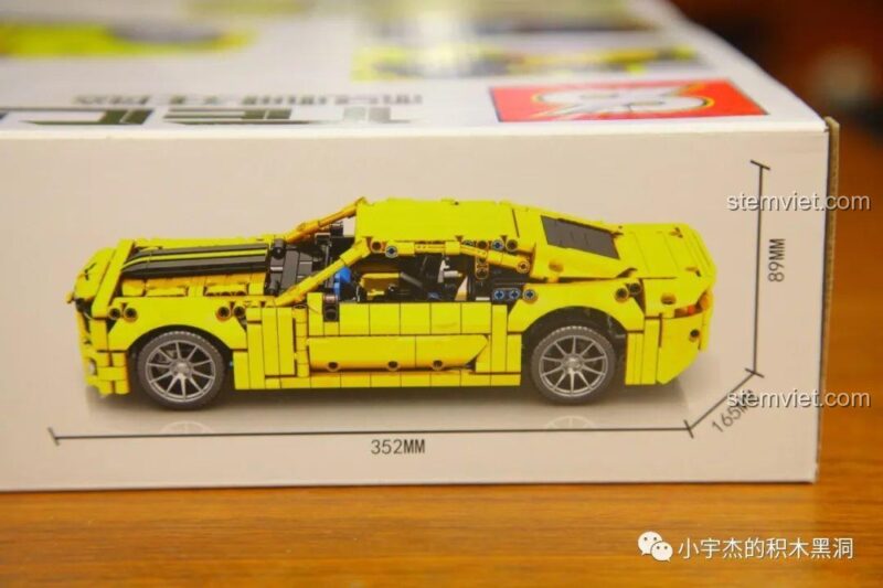 Mặt sau hộp bộ lắp ráp Chevrolet Camaro 8617 với các tính năng chi tiết.