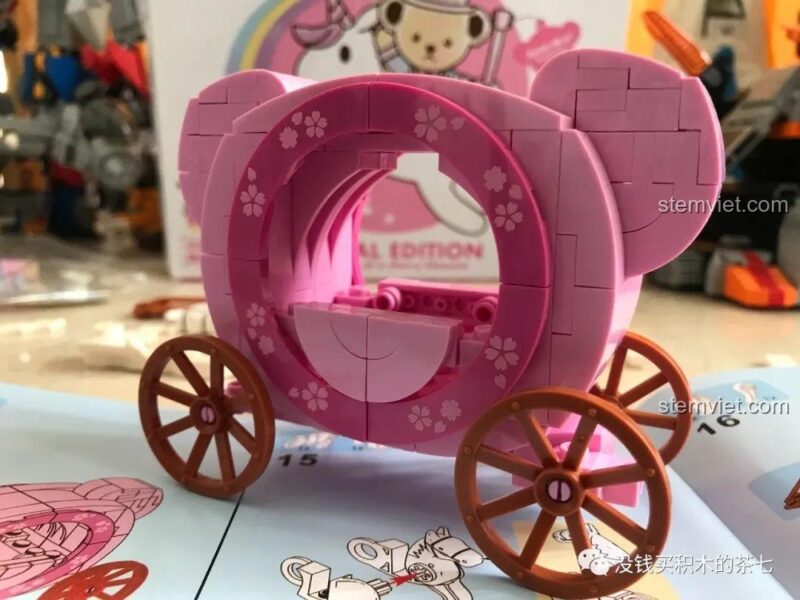 Sách hướng dẫn lắp ráp minifigure gấu Hoàng Tử của bộ lắp ráp Wekki 516001.