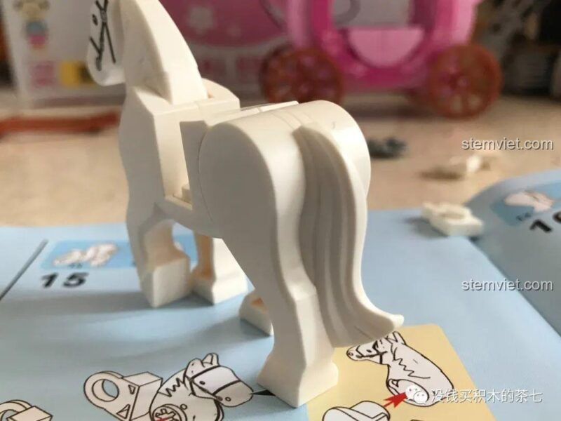 Các mảnh ghép nhỏ của minifigure gấu Hoàng Tử Wekki 516001.