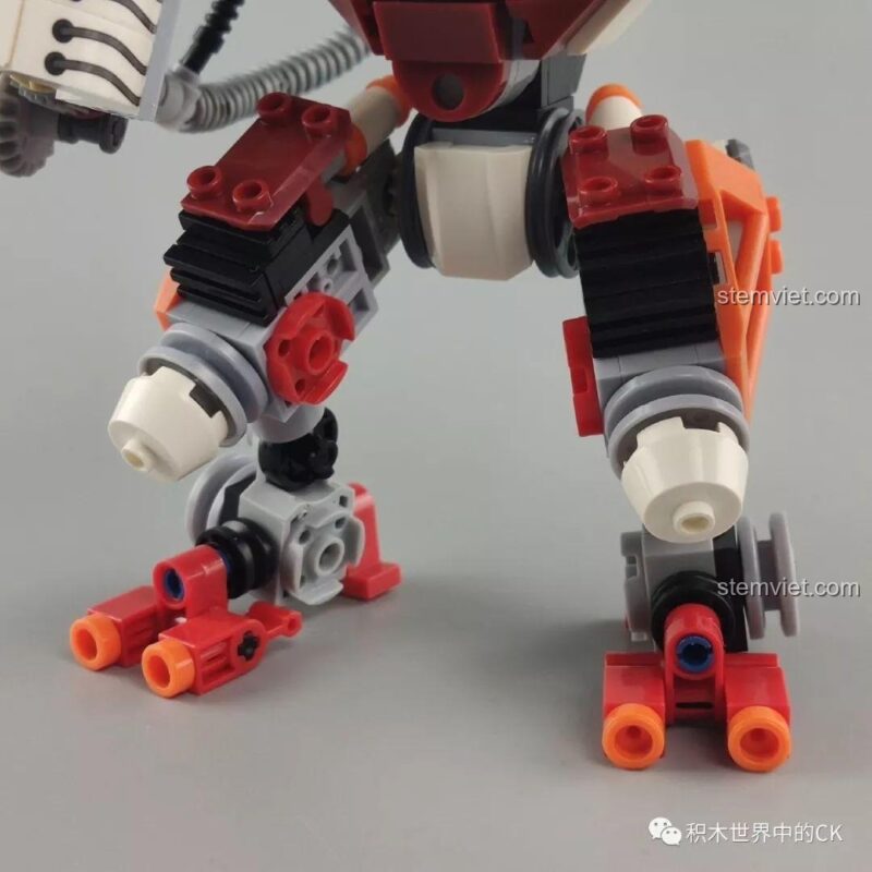 Khớp eo của mô hình Robot Chiến Đấu Kẻ Cướp Bóc Winner 5100, cho phép xoay và tạo dáng.