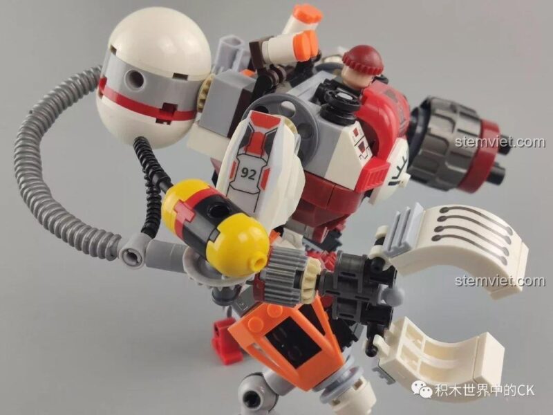 Khớp nối tay của mô hình Robot Chiến Đấu Kẻ Cướp Bóc Winner 5100, chắc chắn và linh hoạt.