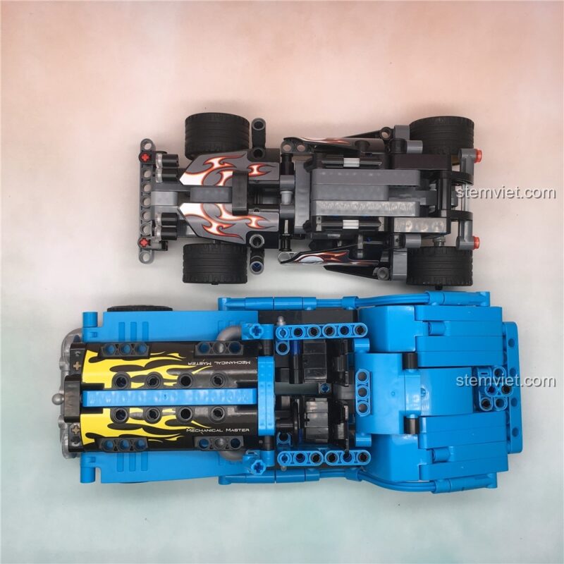So sánh góc nhìn từ trên xuống của bộ lắp ráp Xe Cổ Điển Volkswagen Beetle Winner 7090 với xe đua màu đen, đồ chơi mô hình Xe Mui Trần Cổ Điển, cho bé trai 6 tuổi