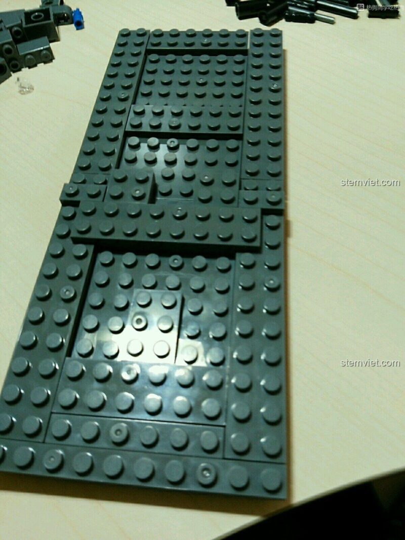 Quá trình lắp ráp phần thân của Xe phóng tên lửa phòng không 6007, ảnh review từ người dùng.