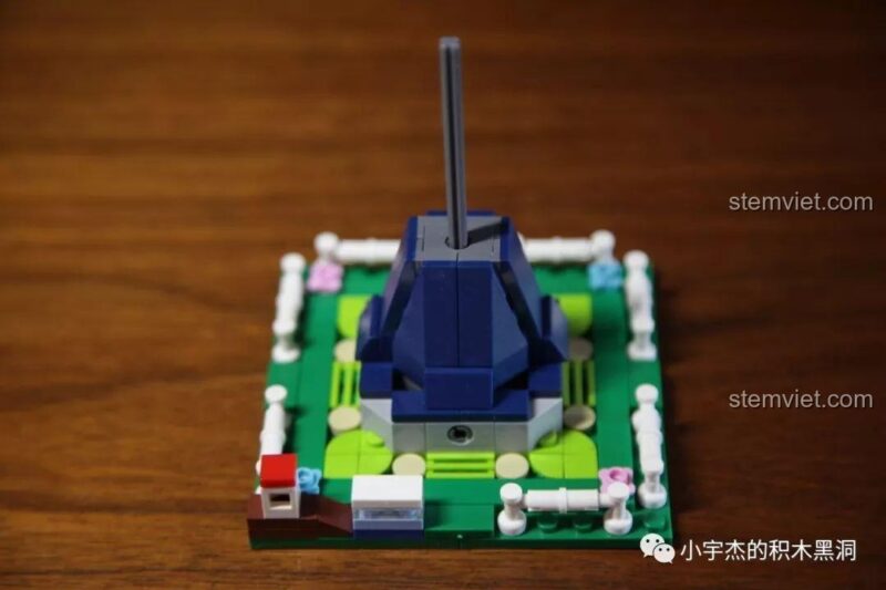 Lắp ráp trụ trung tâm của Đu quay Bạch tuộc Xingbao 1108.