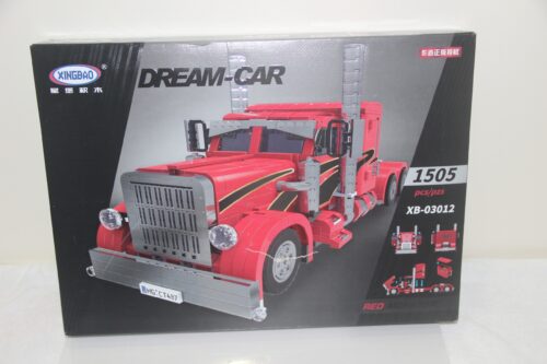 Hộp sản phẩm bộ lắp ráp Xe Đầu Kéo Peterbilt 379 Xingbao XB-03012, một món đồ chơi mô hình ấn tượng cho con trai 14 tuổi.