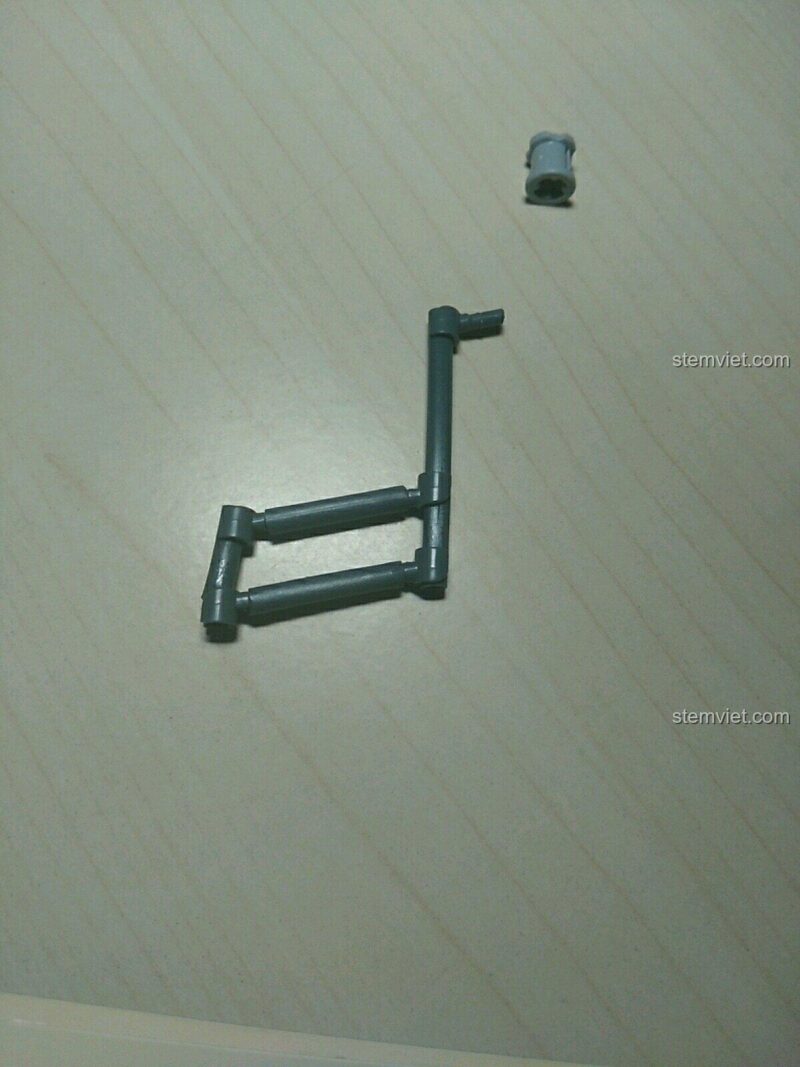 Các khớp nối và thanh technic dùng để tạo cơ cấu nâng hạ.