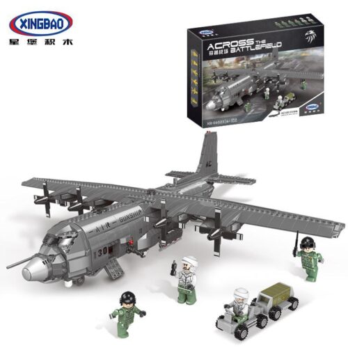 Toàn cảnh bộ lắp ráp Máy bay Pháo hạm AC-130 Xingbao XB-06023 với 5 minifigures và các phương tiện mặt đất đi kèm, một món đồ chơi mô hình giá rẻ cho bé trai 6 tuổi.
