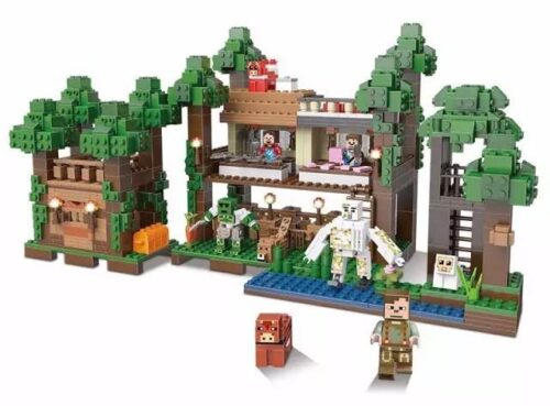 Toàn cảnh bộ lắp ghép Căn Cứ Bí Ẩn Minecraft XB-09003 với các nhân vật và cây cối xung quanh, đồ chơi cho bé trai 8 tuổi.