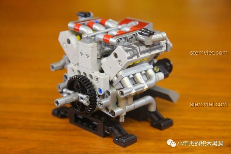 Ảnh đa diện mặt bên của mô hình động cơ Nissan GTR CaDA 8882, đồ chơi mô hình xe đua GTR