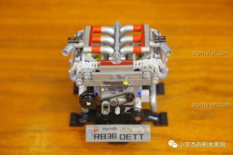 Mô hình động cơ Nissan GTR CaDA 8882 từ phía sau, đồ chơi lắp ráp siêu xe GTR