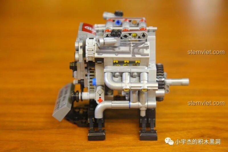 Mô hình động cơ Nissan GTR CaDA 8882 với nhiều mảnh ghép màu bạc để trang trí, đồ chơi mô hình xe GTR